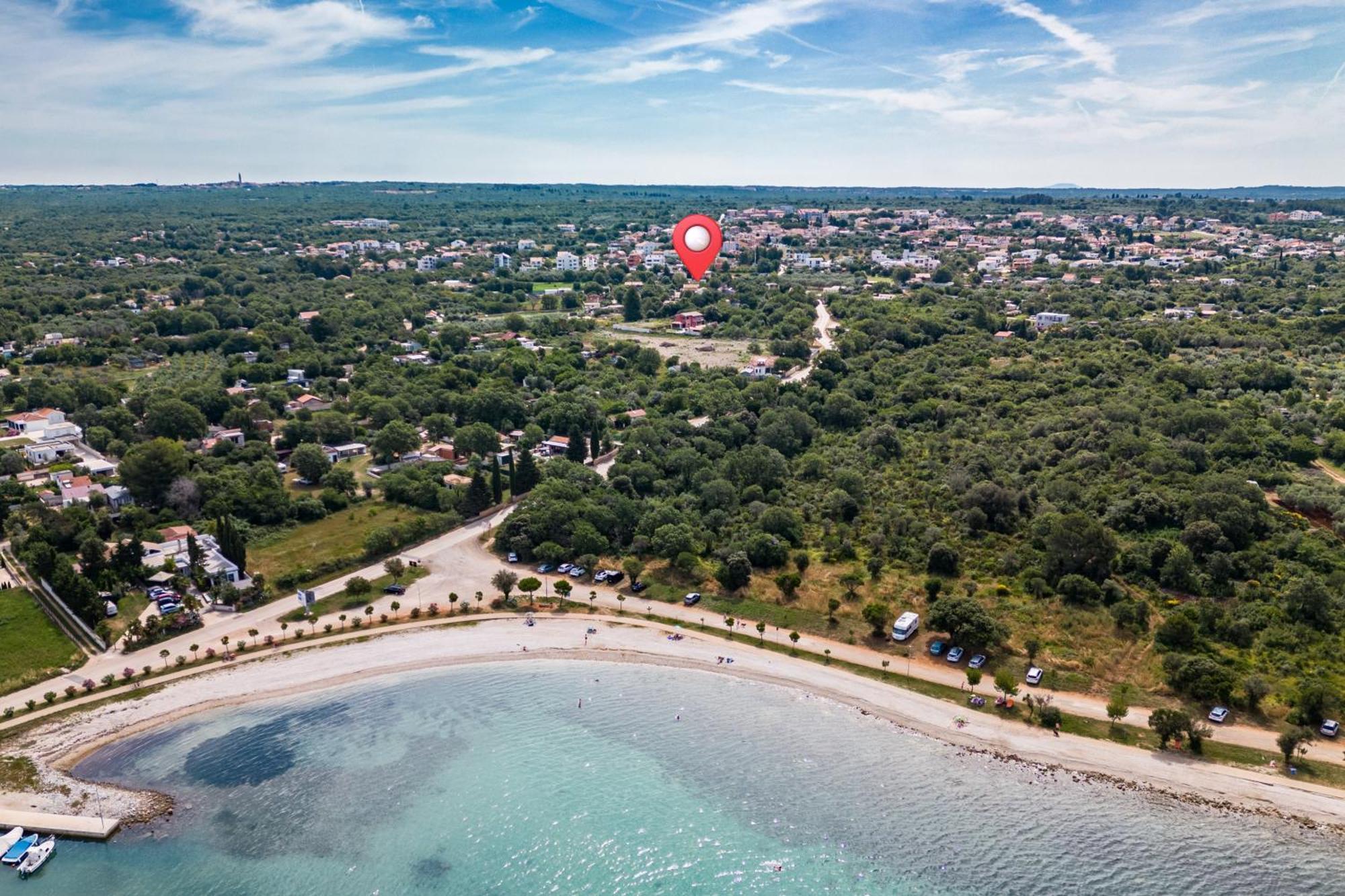 Kuca Rubis Sa Bazenom 300m Od Mora Ferienhaus Peroj